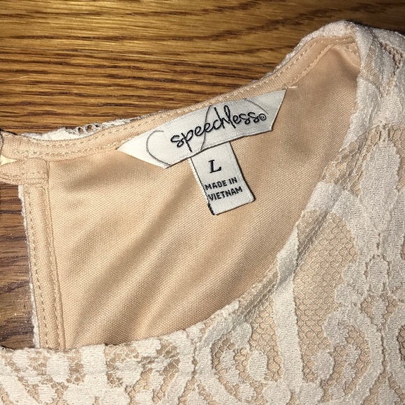 Speechless Lace overlay dress - Large - Picture 5 of 6